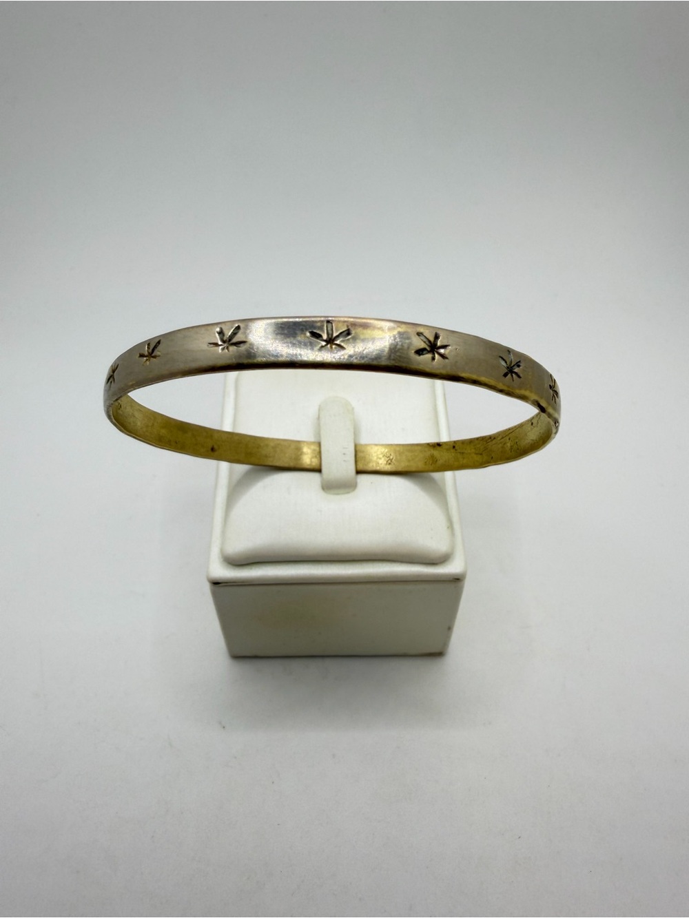 Vintage, stamped Mexico Brass and silver tone mixed metal bangle bracelet!